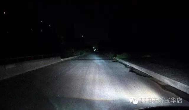 尤其是改過氙氣大燈的車主們，定期檢查電路，檢查火花塞是否積碳老化，這是很有必要的！