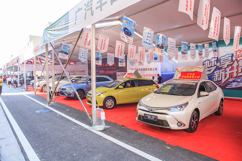 【車展第一天】遇到那個TA，放棄蘋果8......